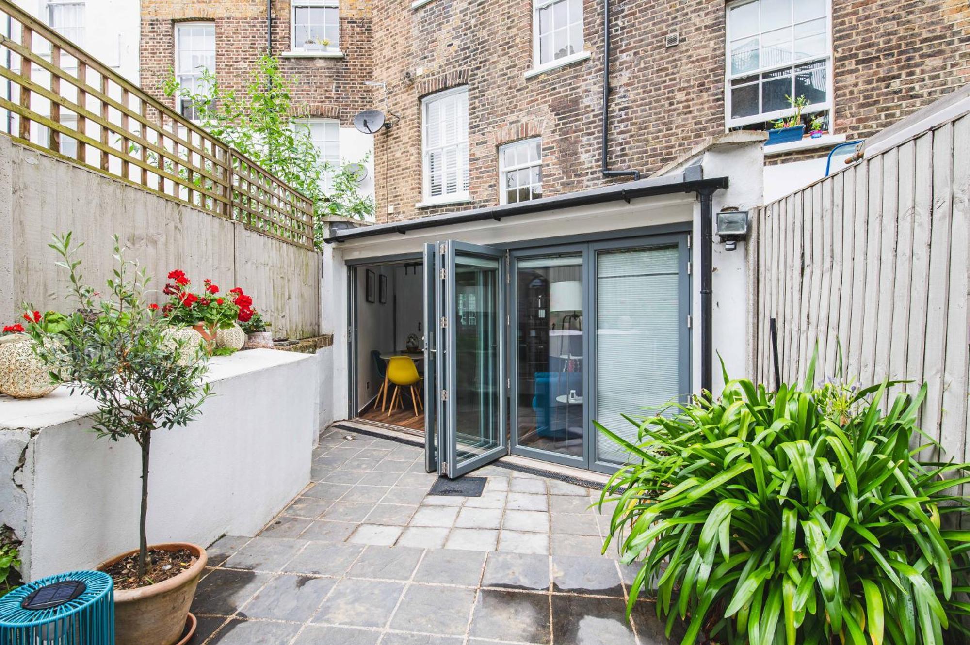 Pass The Keys - Modern & Stylish Garden Home In Islington Лондон Екстериор снимка